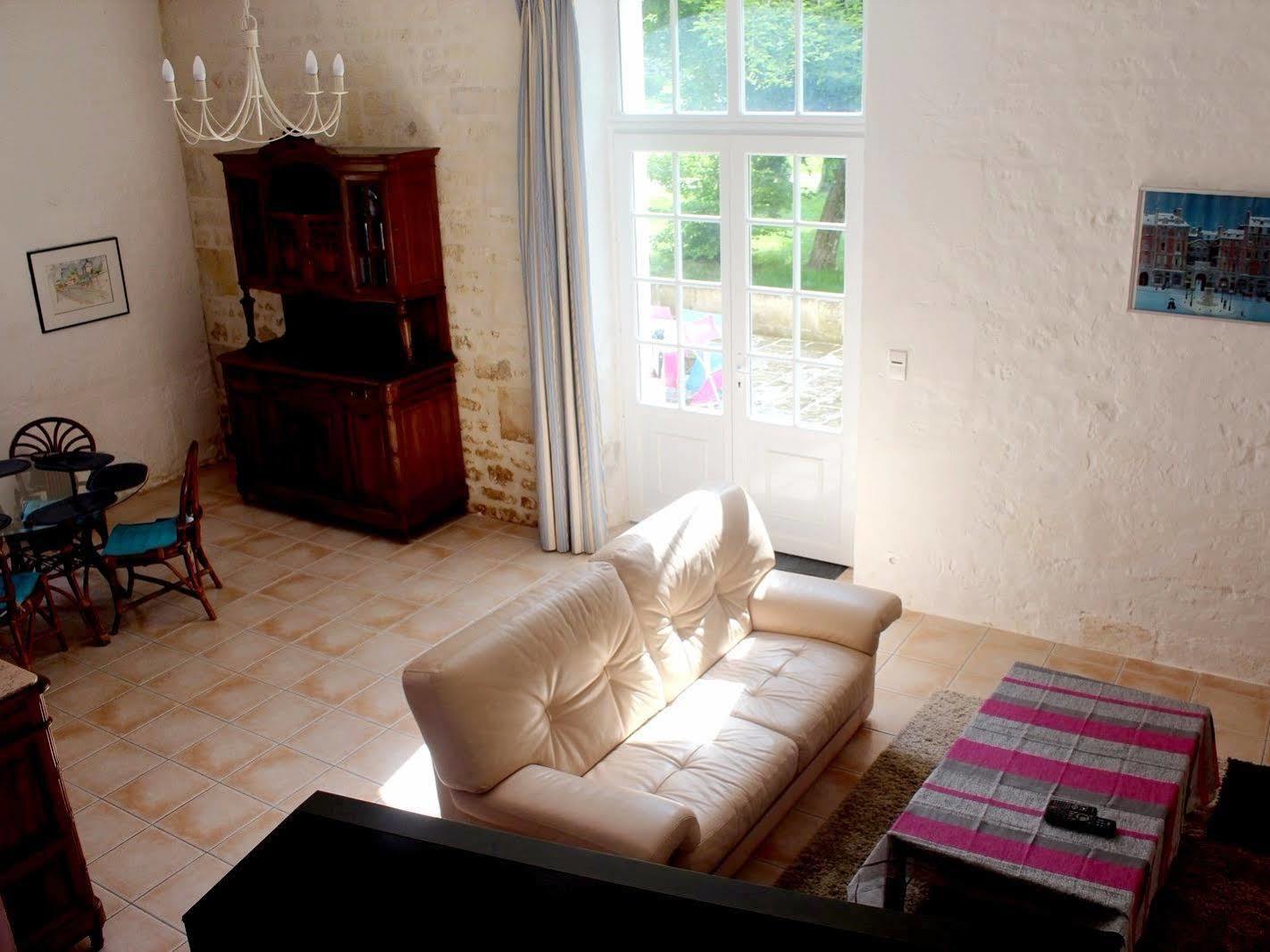 Domaine Des Chais Thénac エクステリア 写真